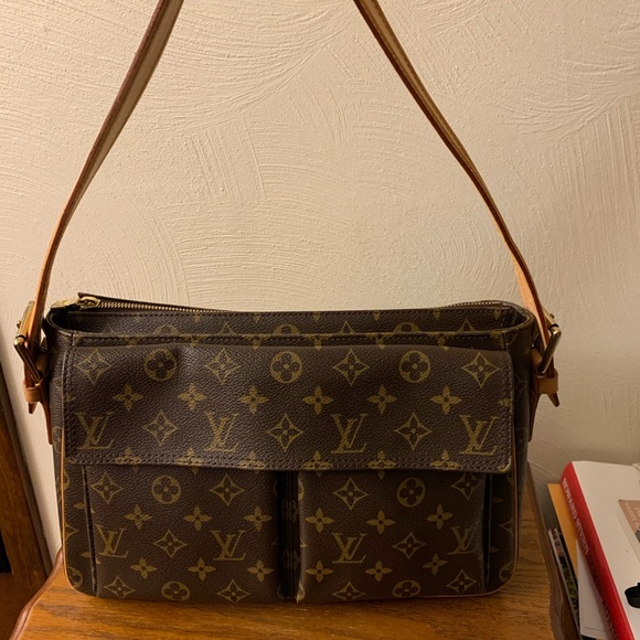 Louis Vuitton Handbags - Louis Vuitton Vita Cite GM Monogram Canvas purse